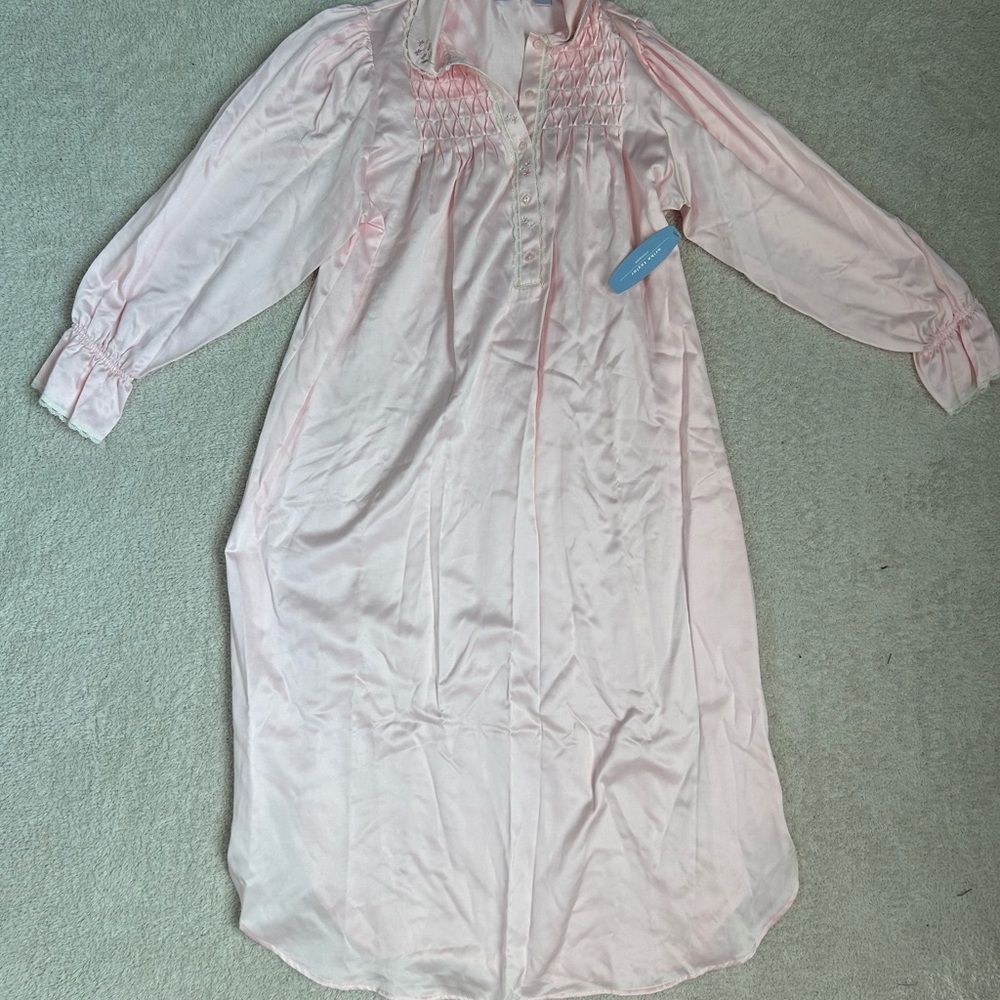 Erica Taylor Intimates Small  Long Sleeved Pink Gown Grandma Chic Vintage